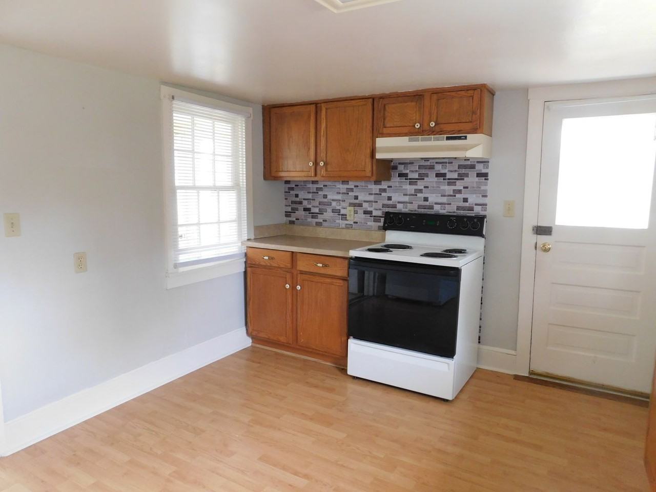 430 Sugar Hill Rd - Photo 2 of 10