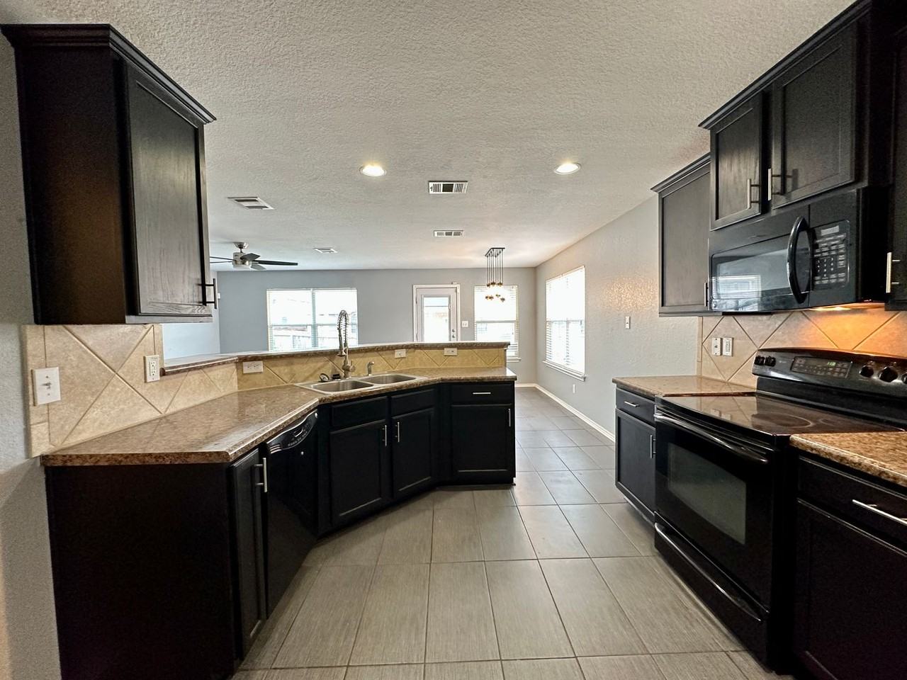 11515 Valley Gdn - Photo 6 of 29