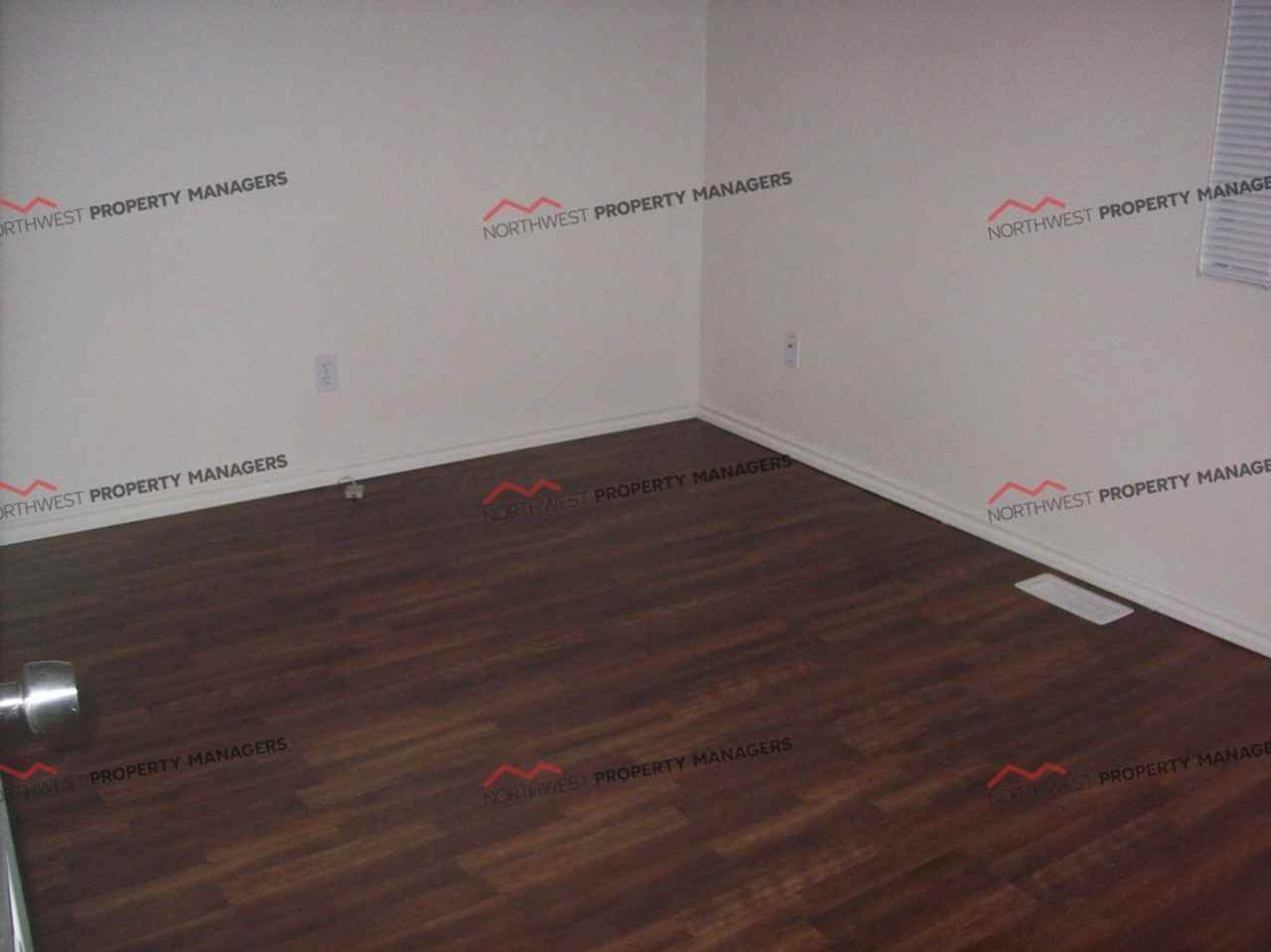 321 S Market Blvd - Photo 5 of 13