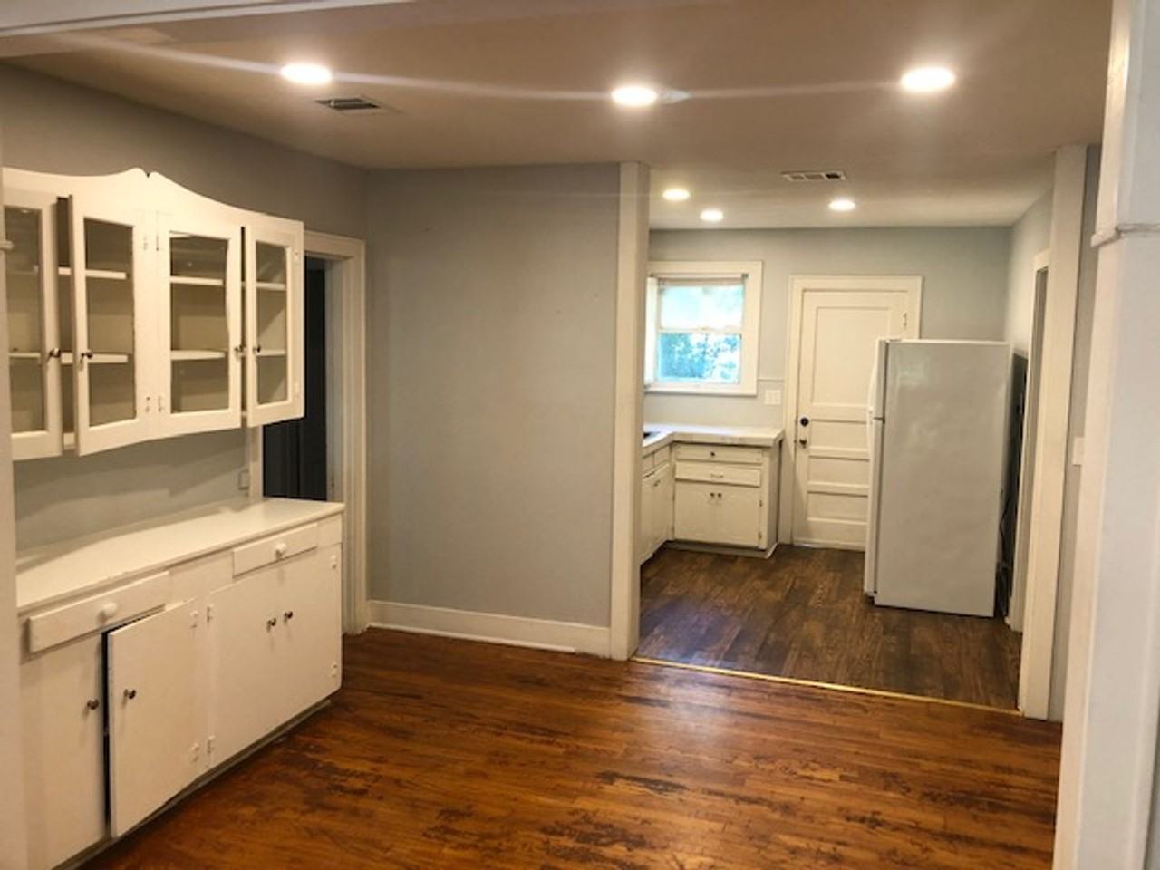 102 E Merrick St - Photo 5 of 9