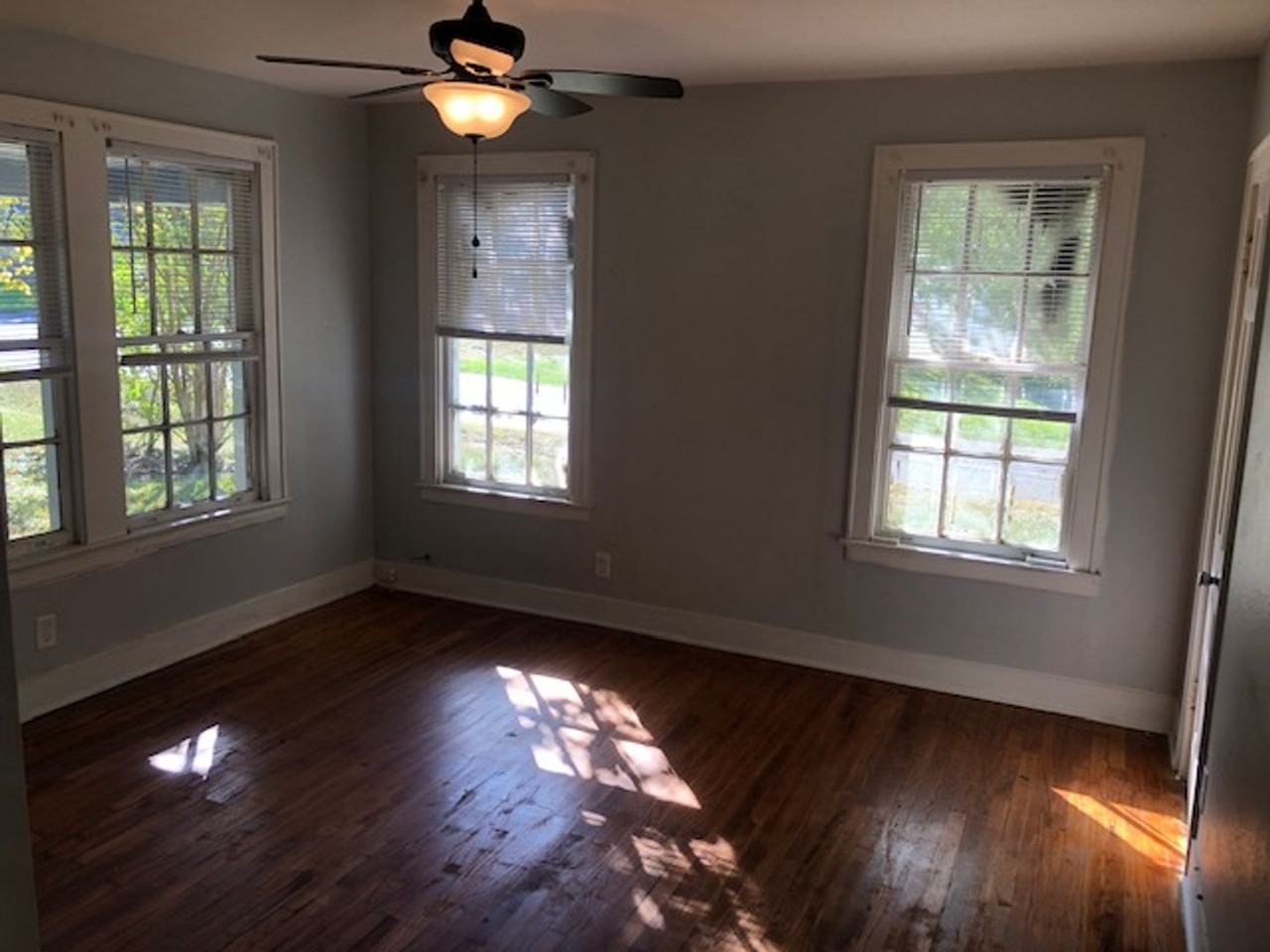 102 E Merrick St - Photo 7 of 9