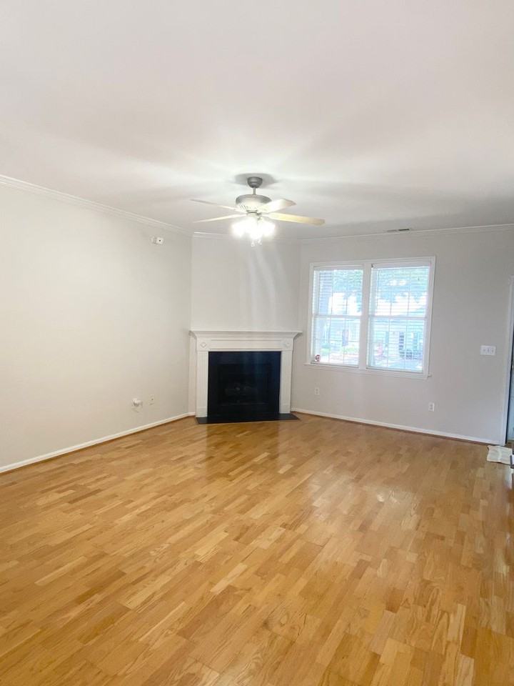 330 Commons Dr - Photo 2 of 23