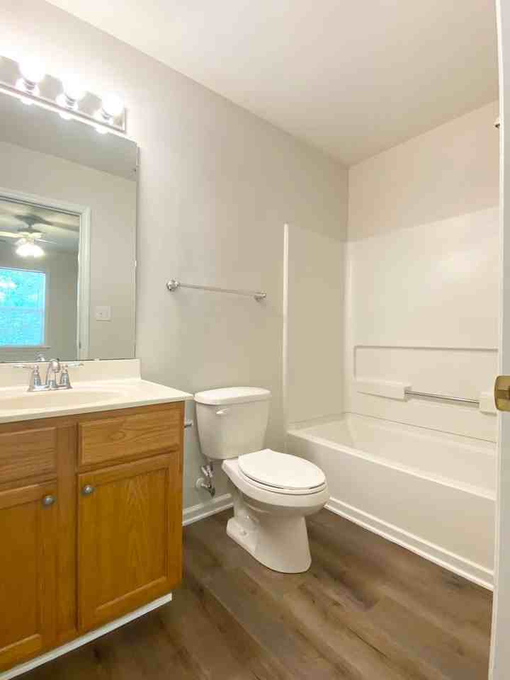 330 Commons Dr - Photo 5 of 23