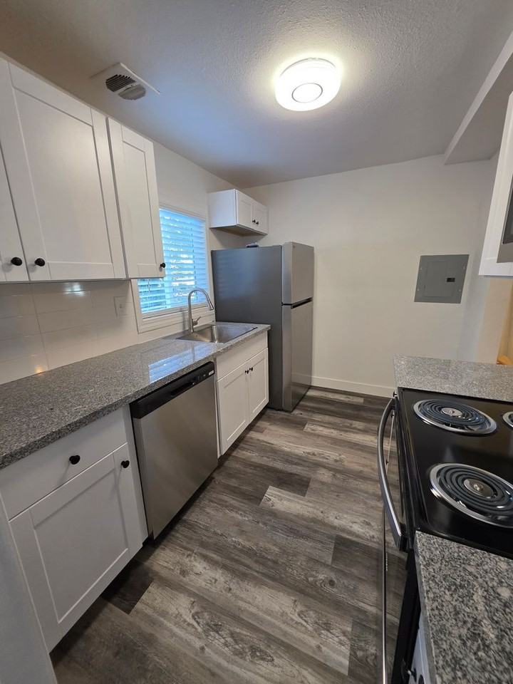 2879 North St - Photo 5 of 14