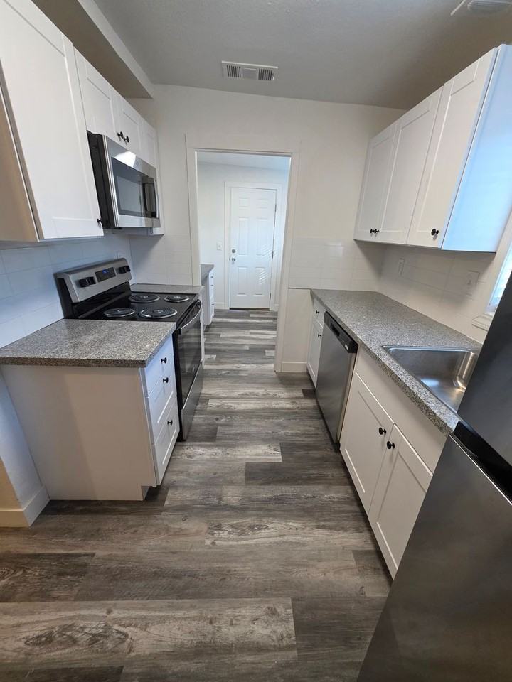 2879 North St - Photo 6 of 14