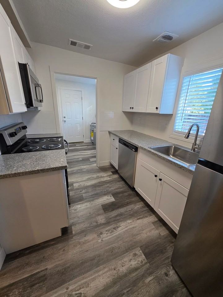 2879 North St - Photo 7 of 14