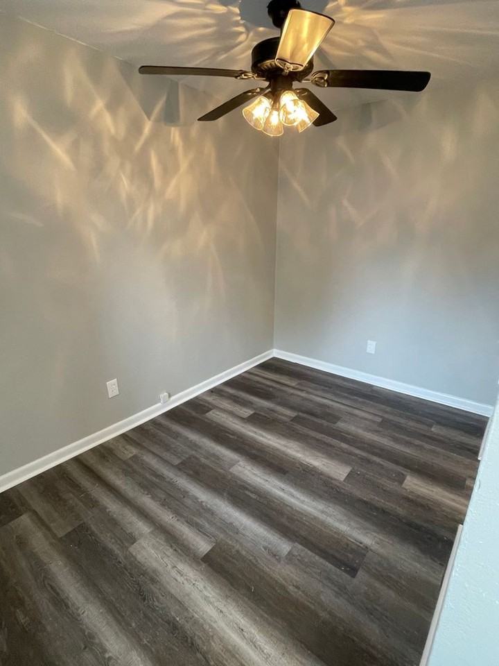 1714 Ridge Oak Pl - Photo 4 of 10