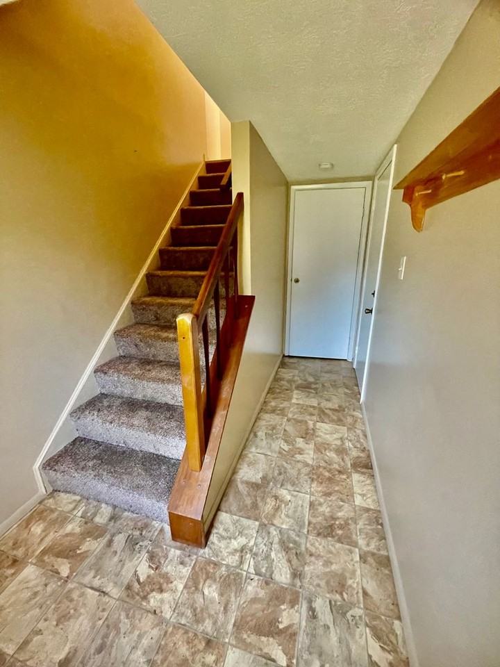 3119 Laurel Ridge Circle - Photo 3 of 36