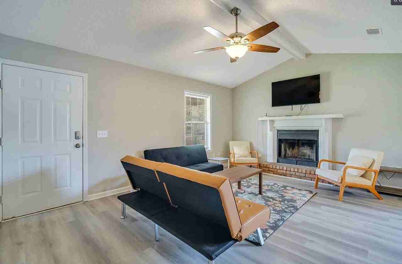 1308 Tower Dr - Photo 5 of 16