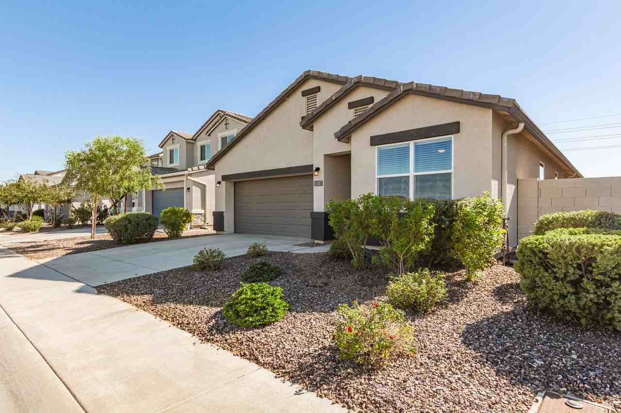 1357 W Chillingham Rd - Photo 4 of 32