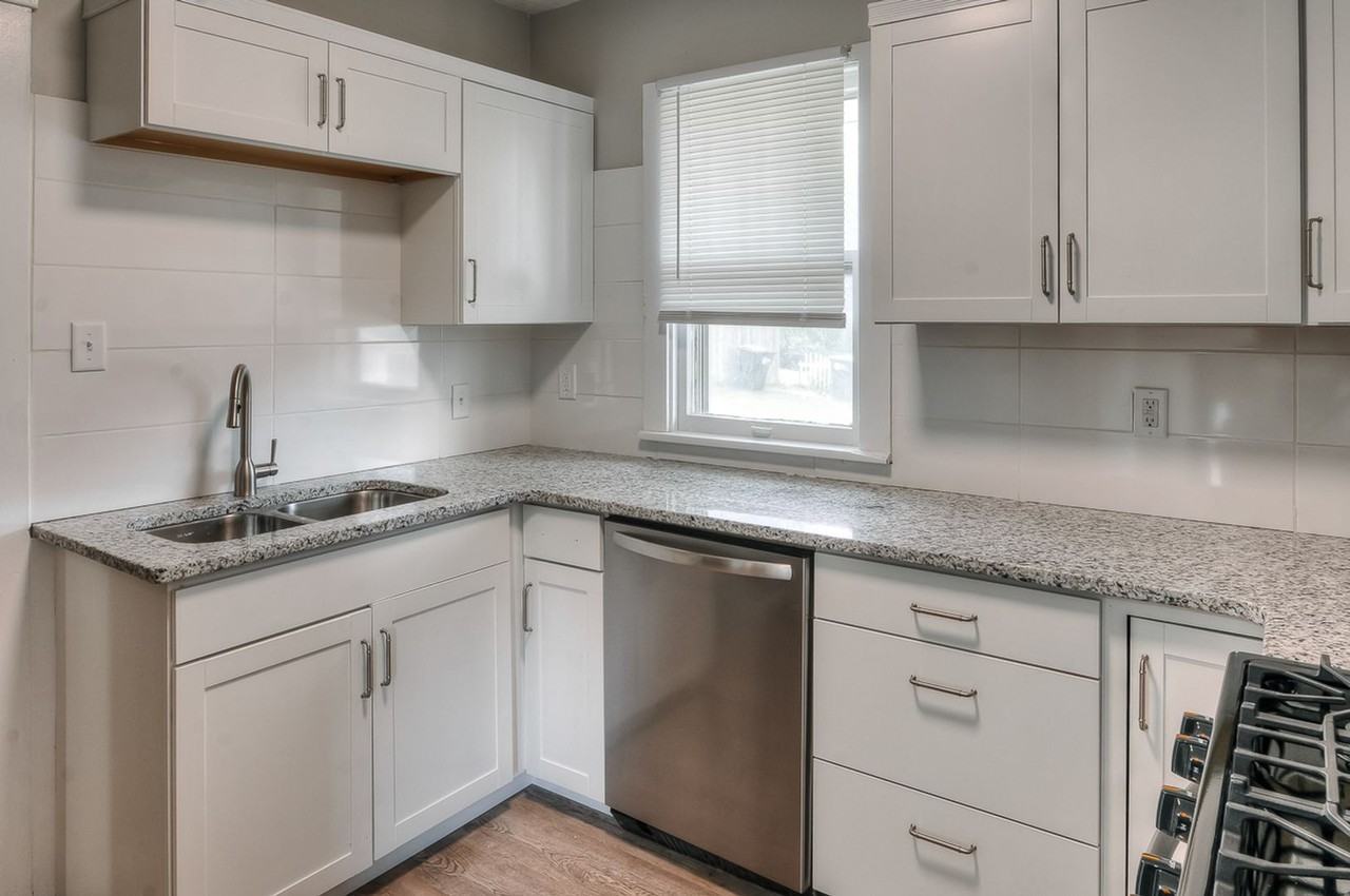 5567 Mason St - Photo 4 of 36