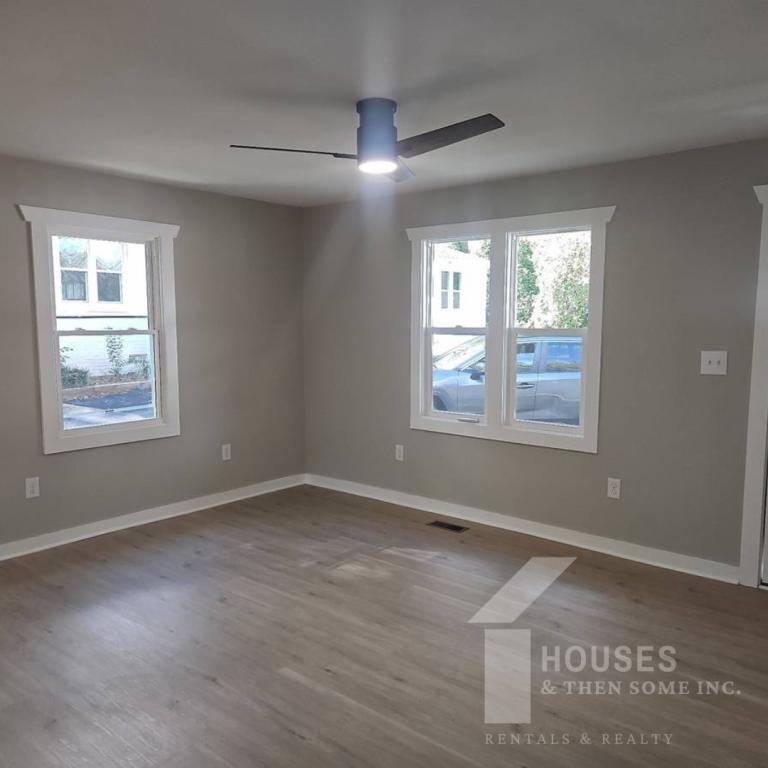 511 Hampton Ave - Photo 3 of 20