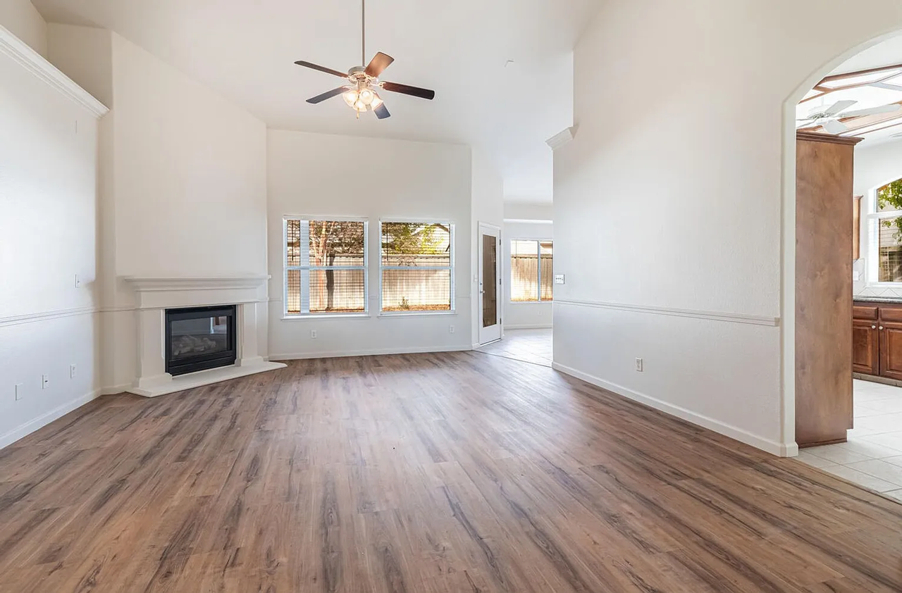 539 Prescott Ave - Photo 3 of 21