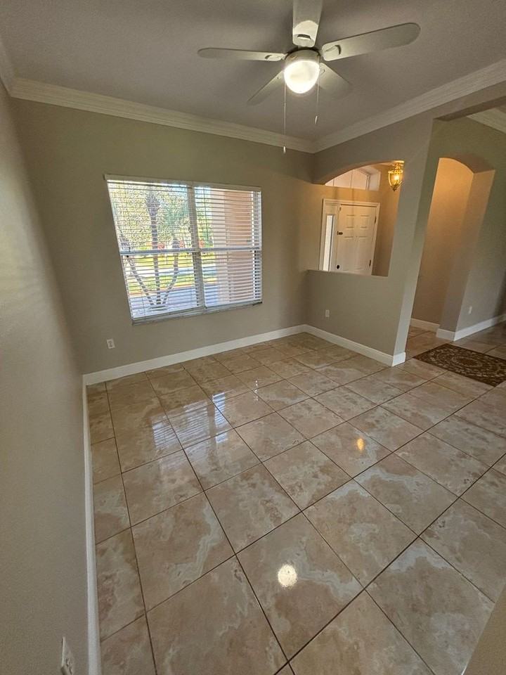 3930 Port Sea Pl - Photo 3 of 32