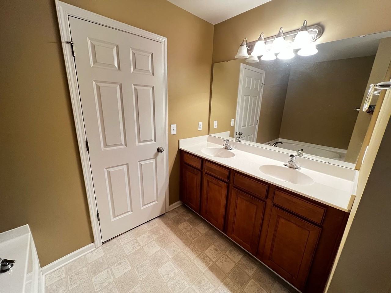 226 S Lamplighter Ln - Photo 7 of 12