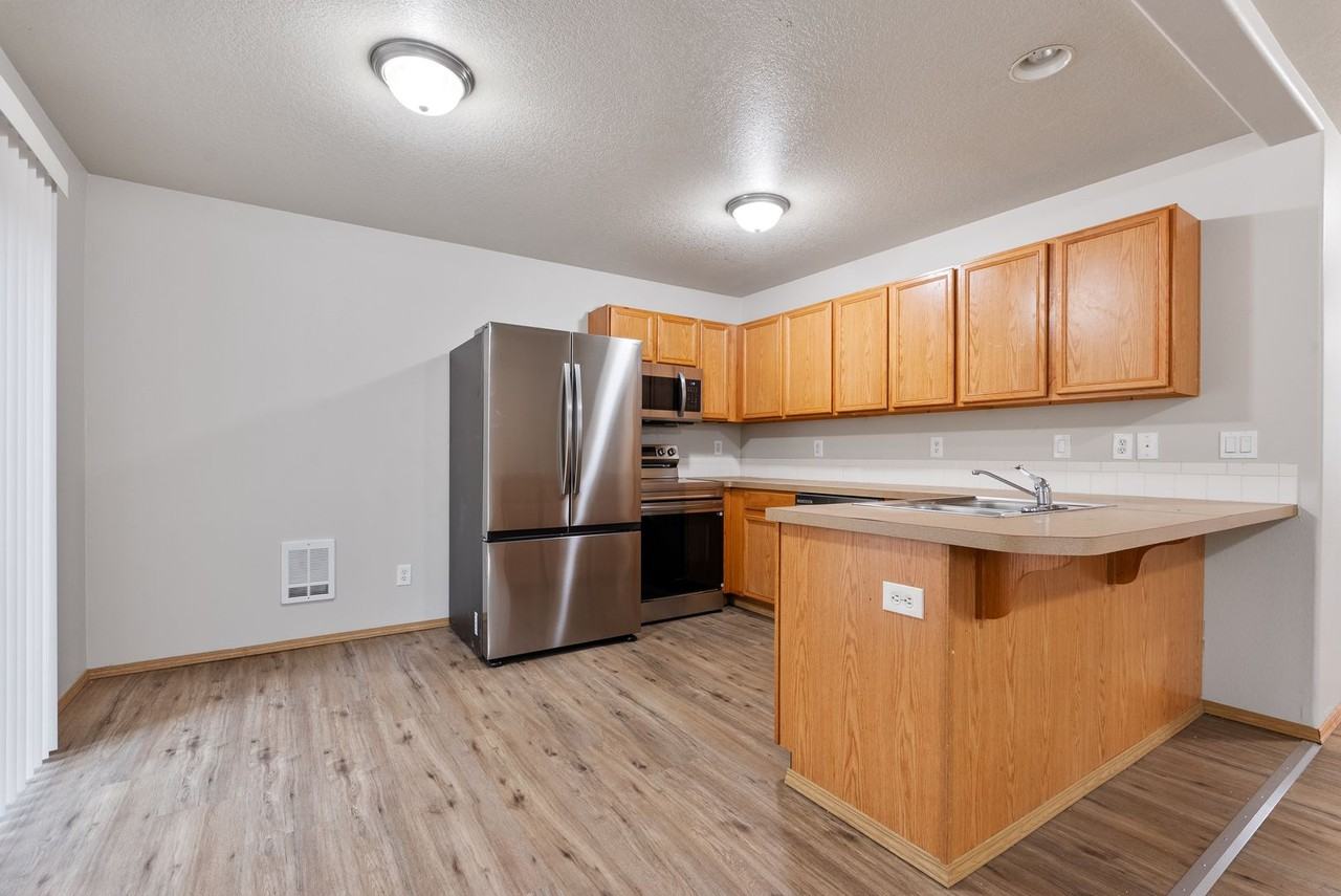 203 Se 129th Ave - Photo 5 of 33