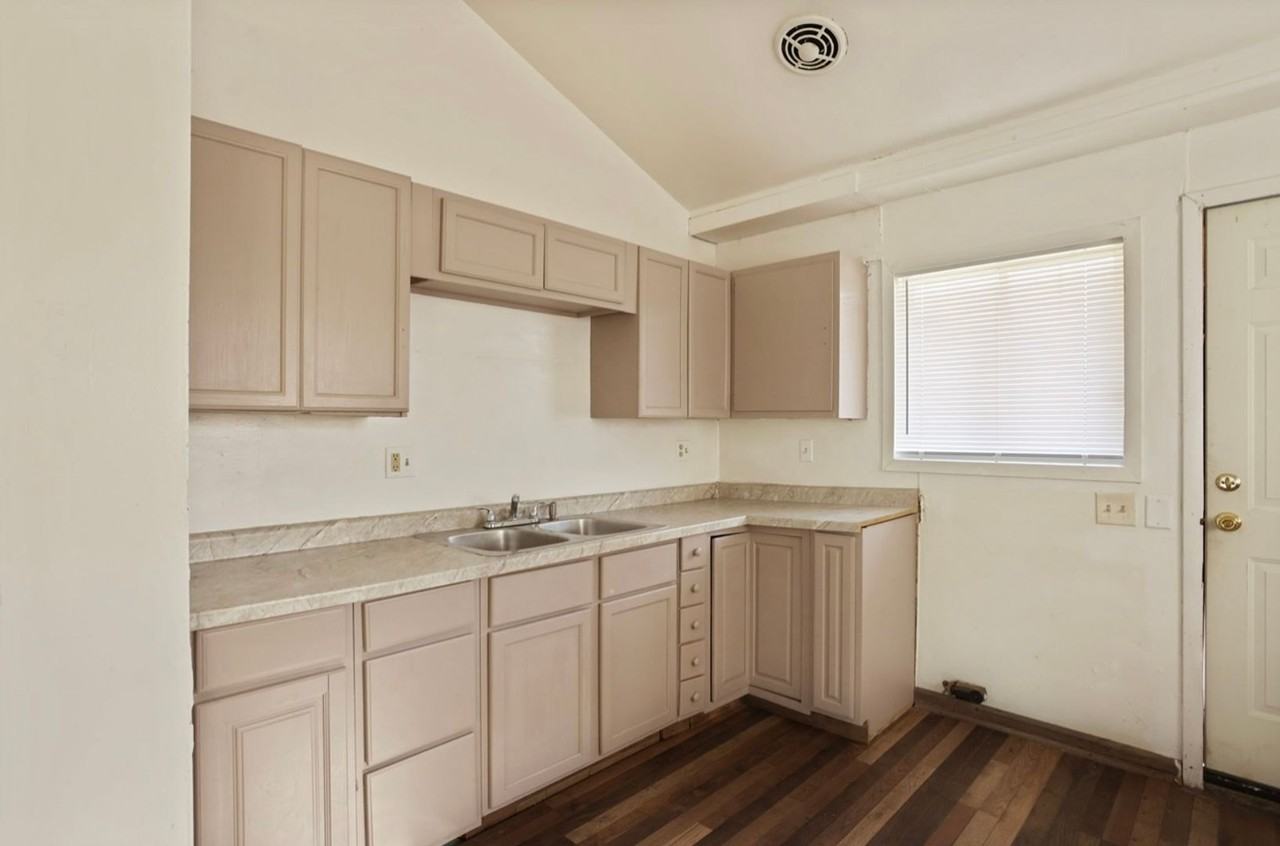 4149 Hiland St - Photo 4 of 11