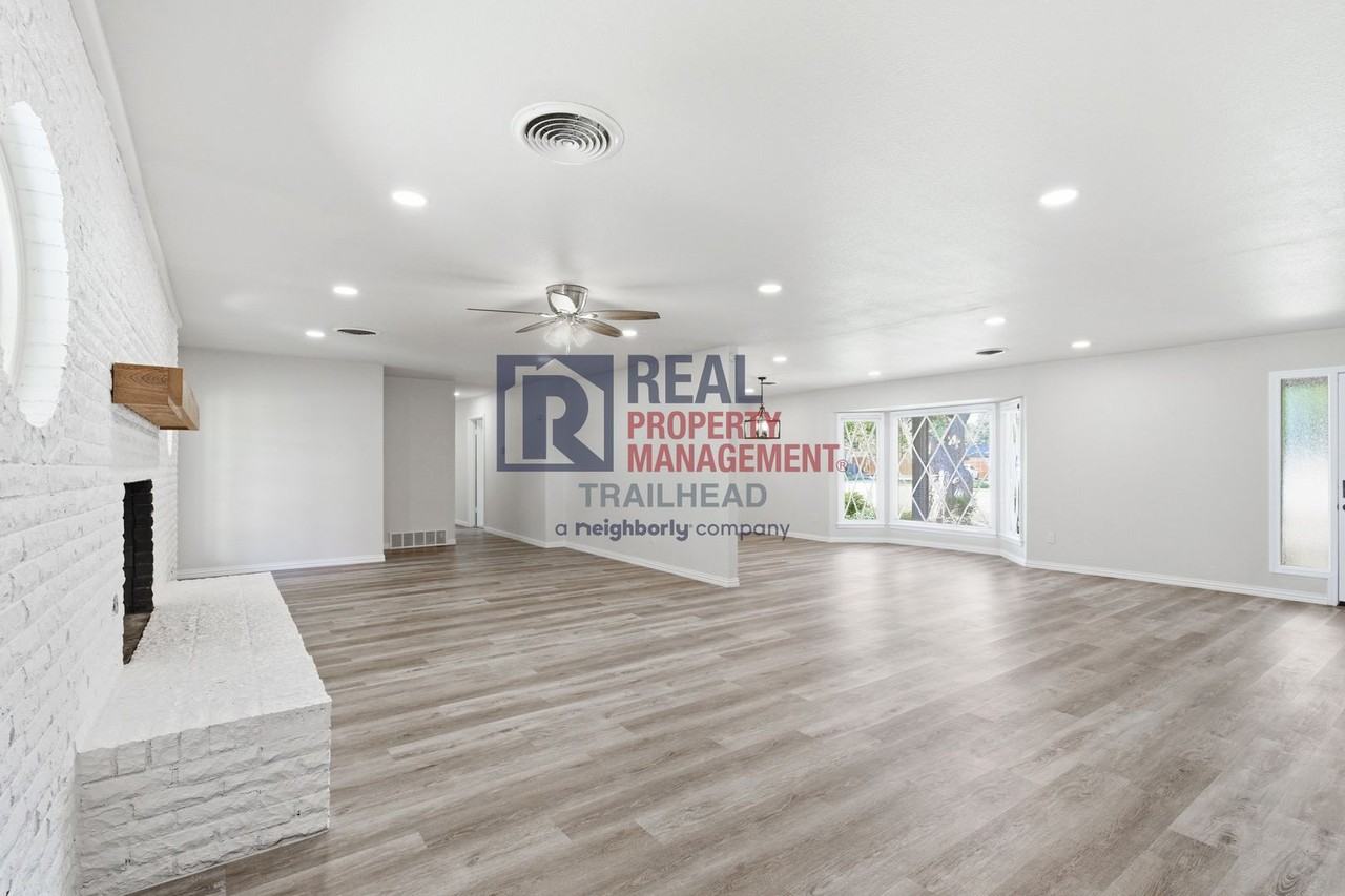 6070 Wonder Dr - Photo 5 of 29