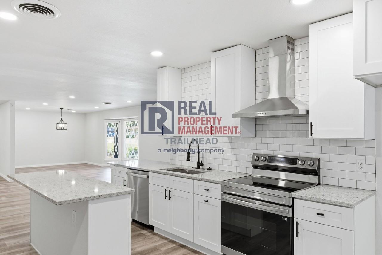 6070 Wonder Dr - Photo 7 of 29