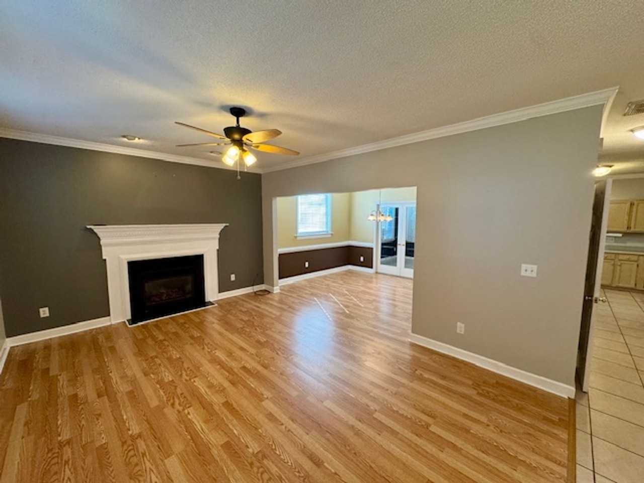 813 Saint Catherines Dr - Photo 3 of 33