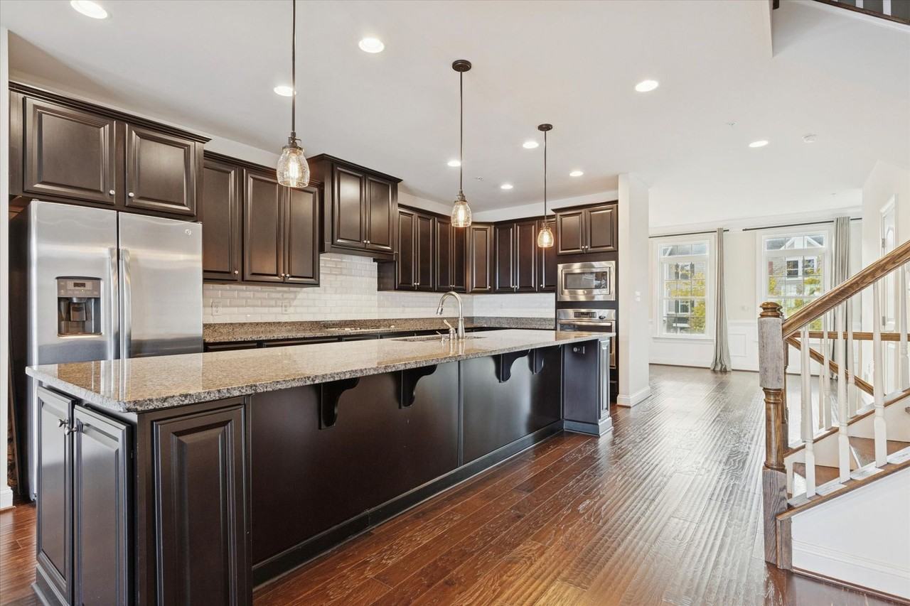 221 Patriots Path - Photo 6 of 29