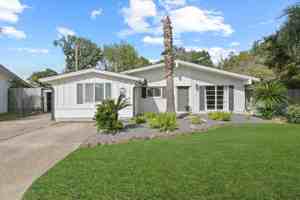 featured image of 4414 Gardendale Dr