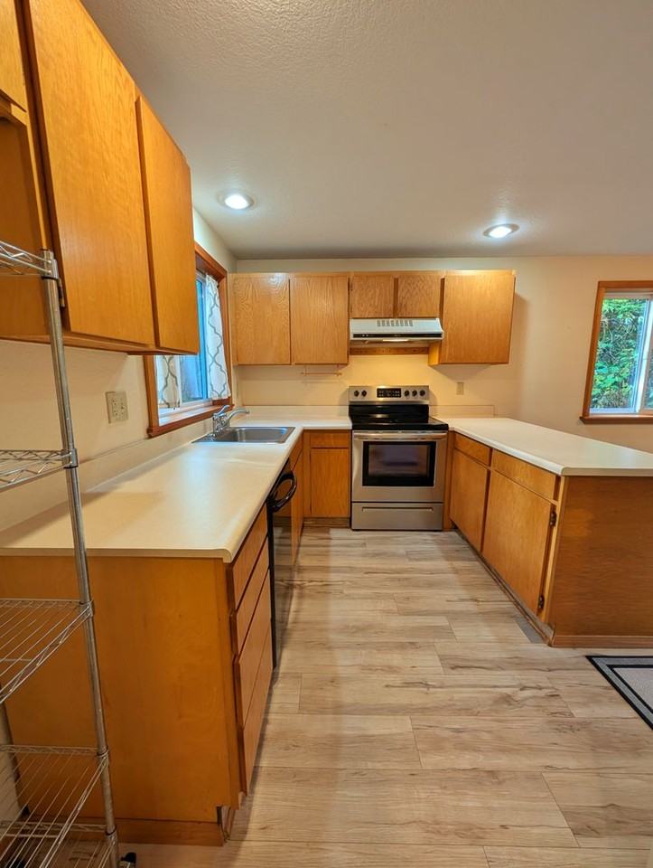 6754 Marguerite St - Photo 6 of 31