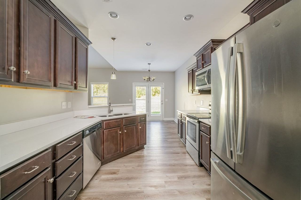 1821 Belle Arbor Dr - Photo 6 of 15