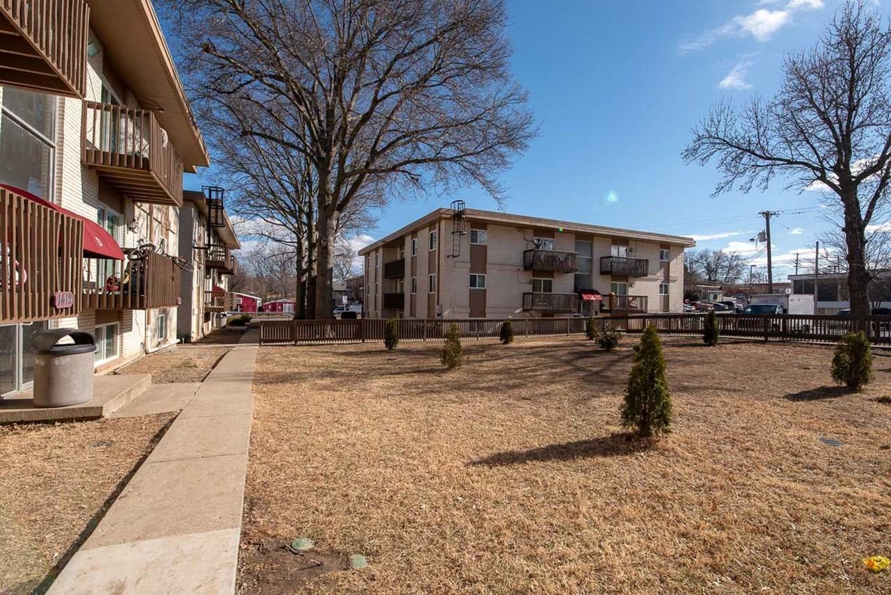 Eagle's Nest Apartments - Photo 4 of 50