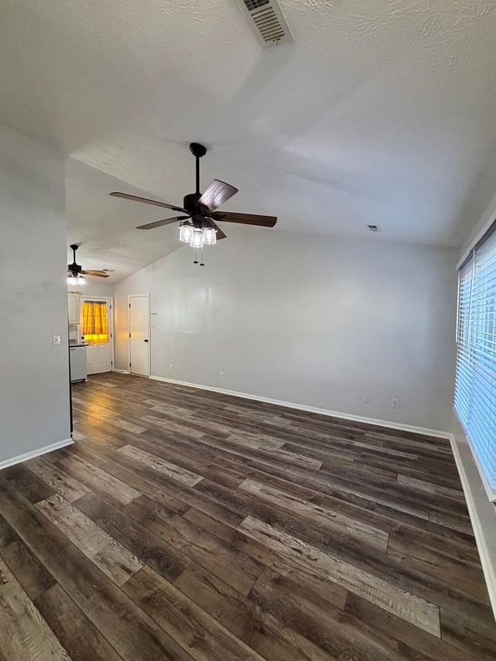 7800 Branford Ct - Photo 2 of 17