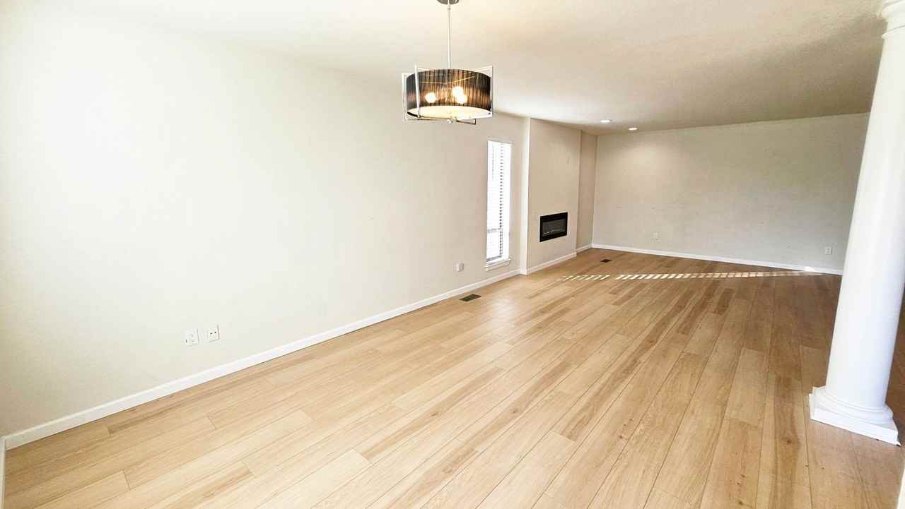 11921 Shady Trail Ln - Photo 2 of 27