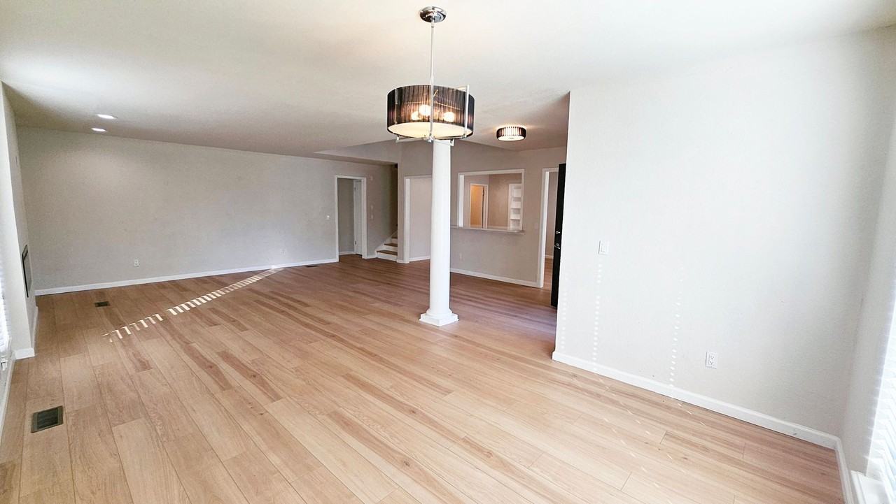 11921 Shady Trail Ln - Photo 3 of 27