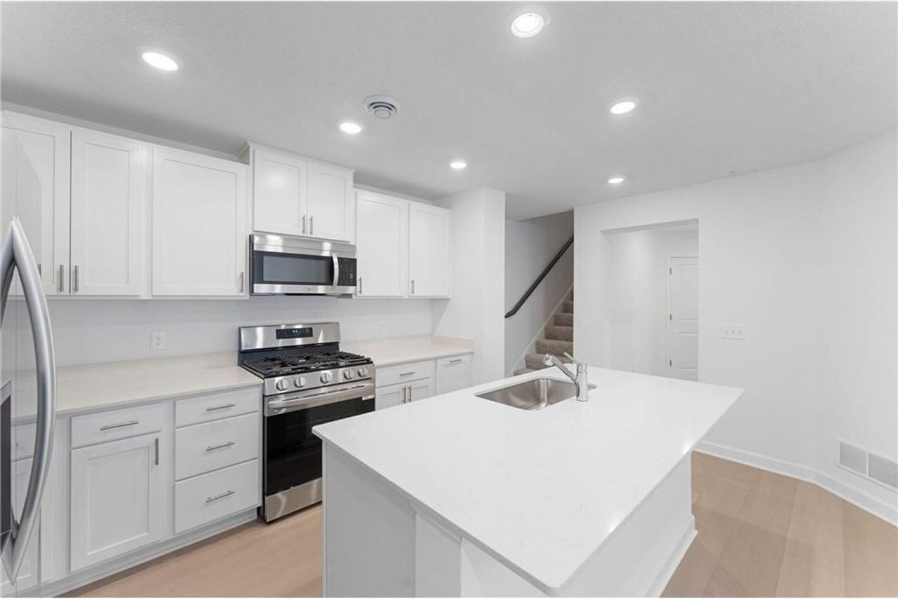 5157 Long Pointe Pass - Photo 3 of 21