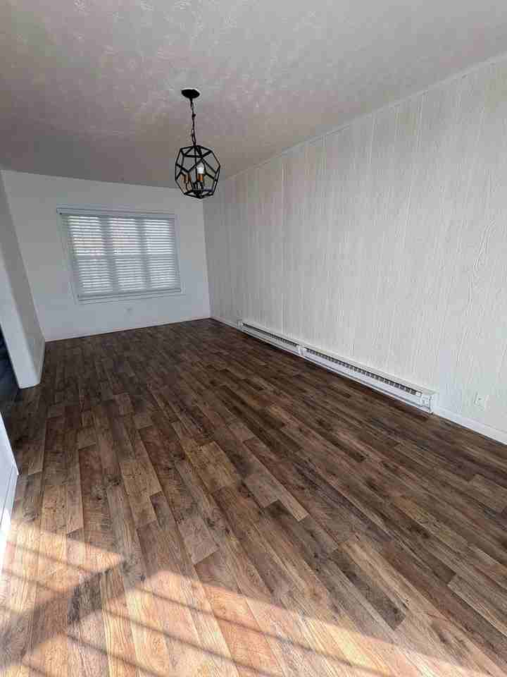 863 N Upland Ave - Photo 3 of 14