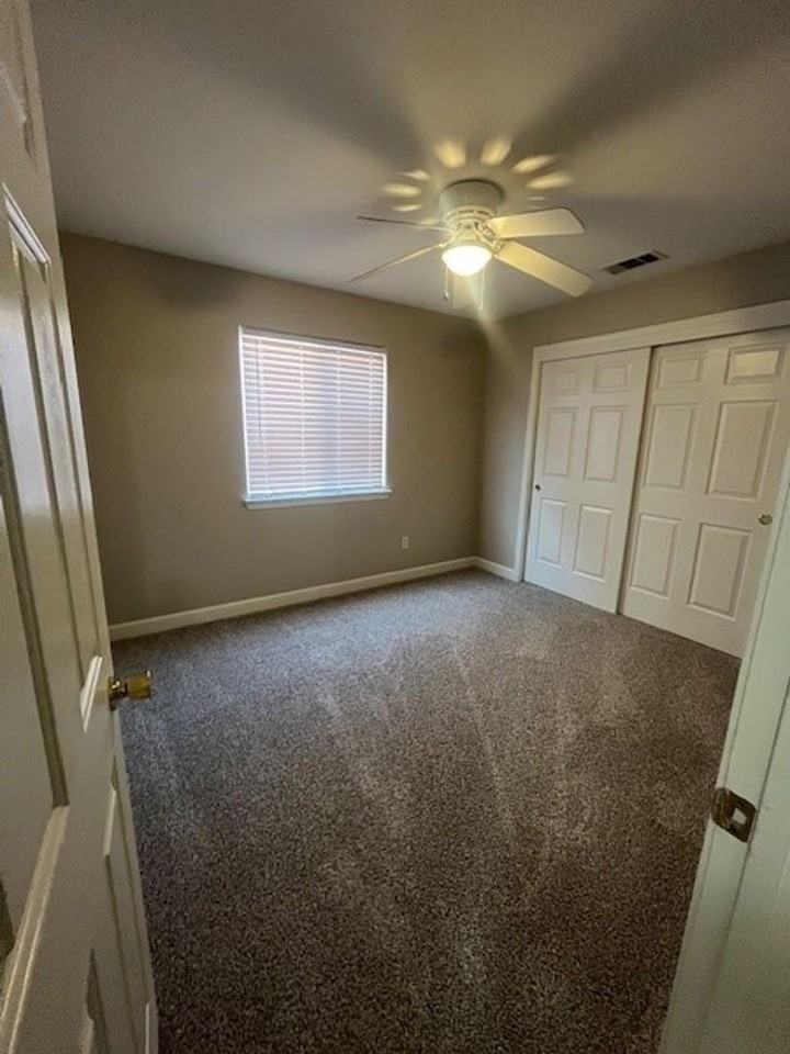 4203 Silver Maple Ct - Photo 7 of 10