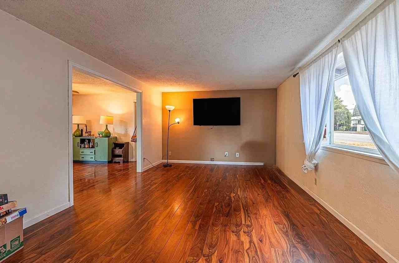 1635 S Bertelsen Rd - Photo 4 of 8