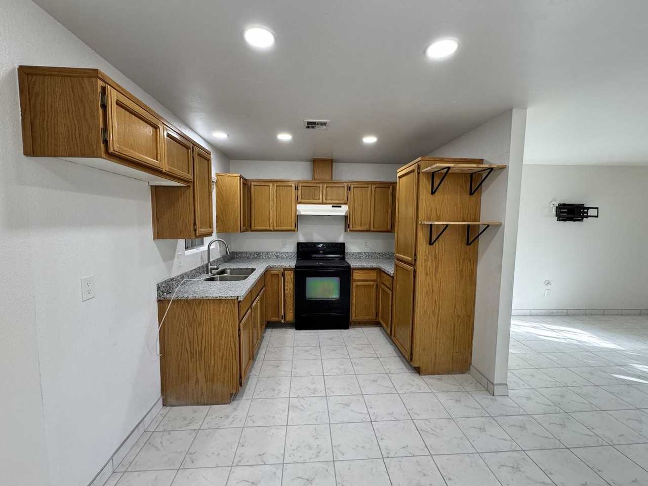 726 West Calle Nueva Vida - Photo 5 of 17