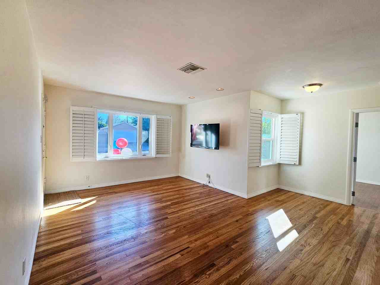 17735 Bullock St - Photo 2 of 14