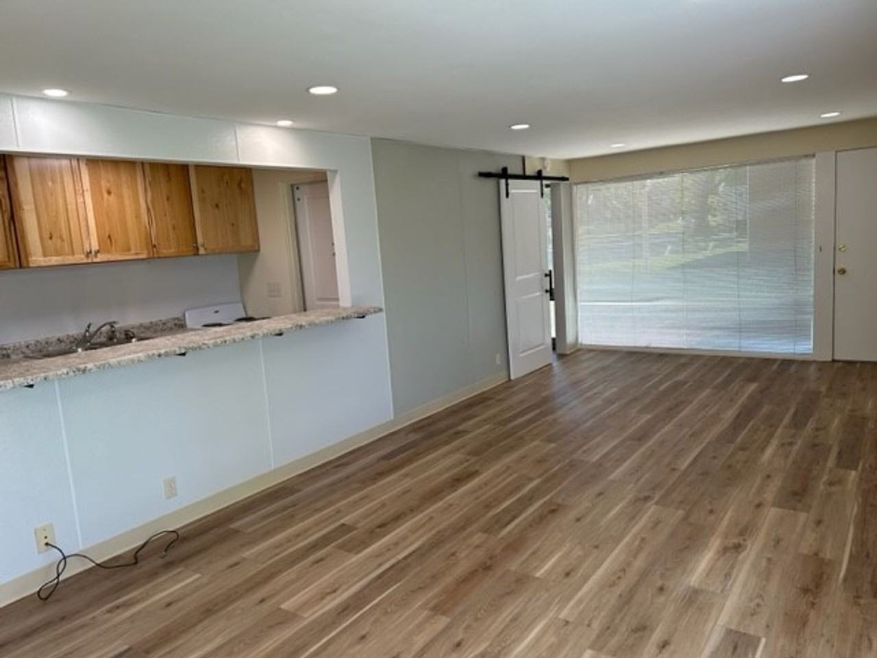 250 S Corl St Apt 2c - Photo 5 of 13