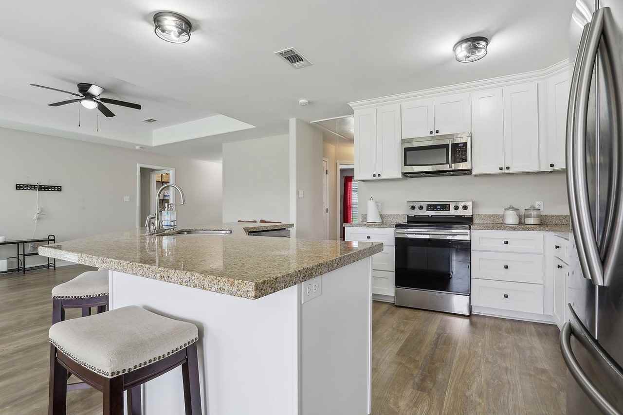 659 Douglas Andrew Drive - Photo 2 of 15