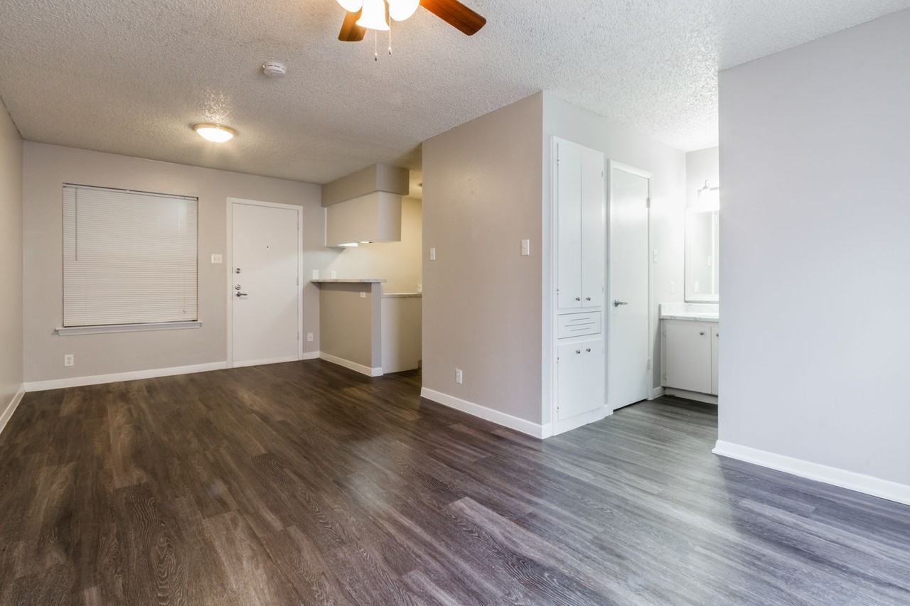 Popolo Village - Photo 2 of 21