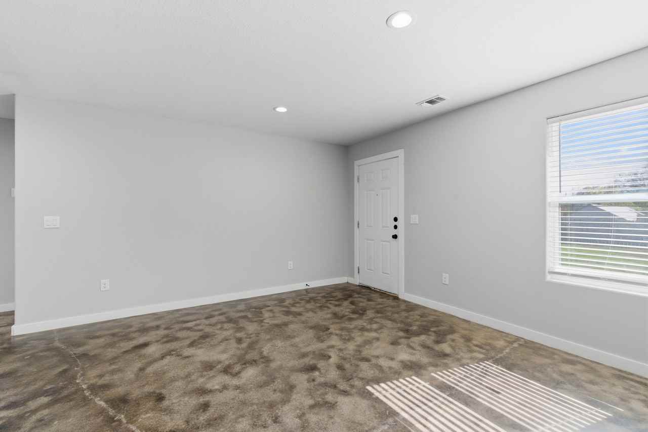 612 W Coffin St - Photo 6 of 25