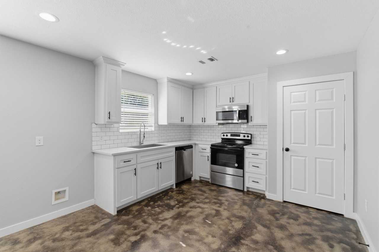 612 W Coffin St - Photo 5 of 25