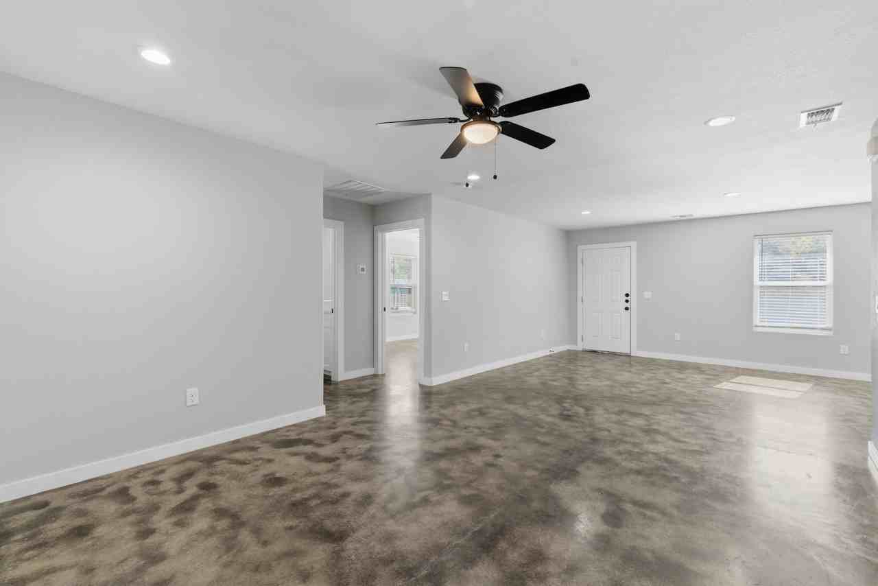 612 W Coffin St - Photo 4 of 25