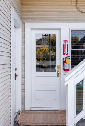 840 21st St - Photo 3 of 10