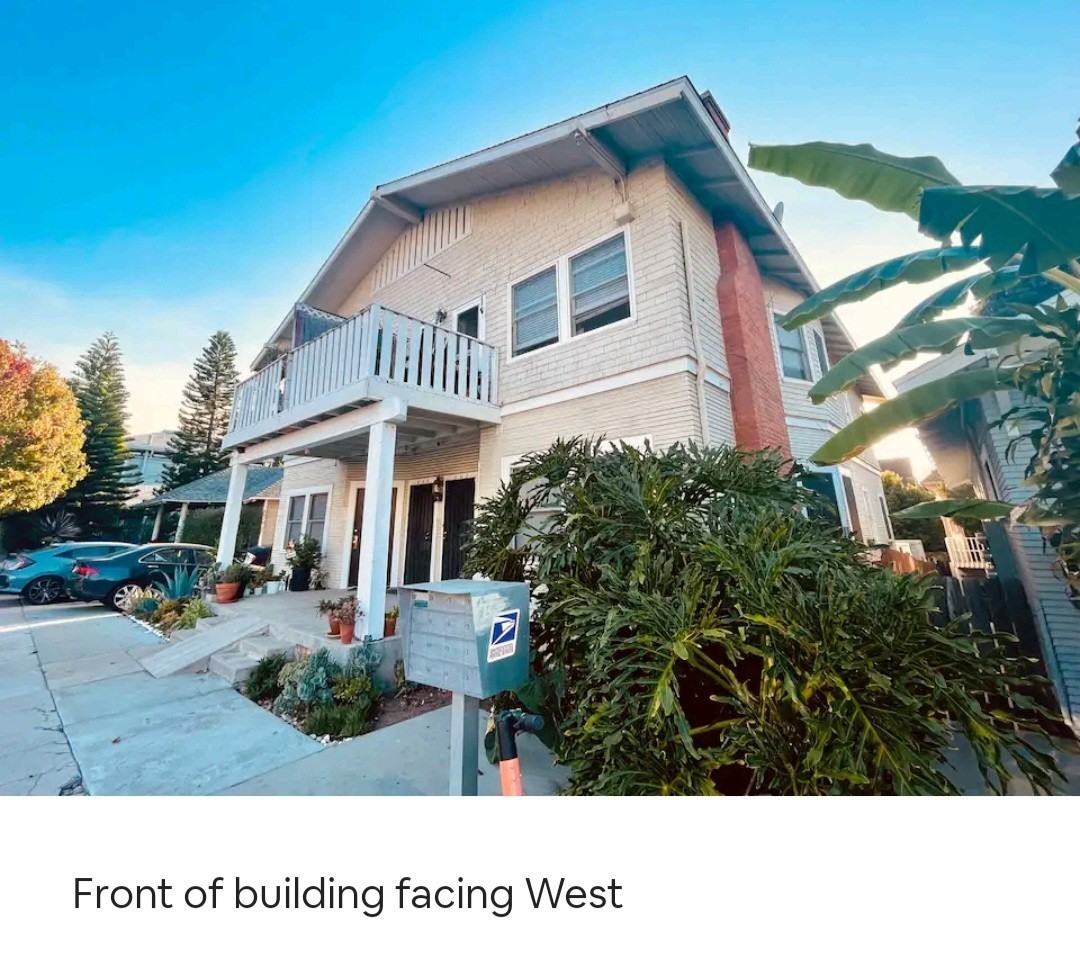 840 21st St - Photo 3 of 10