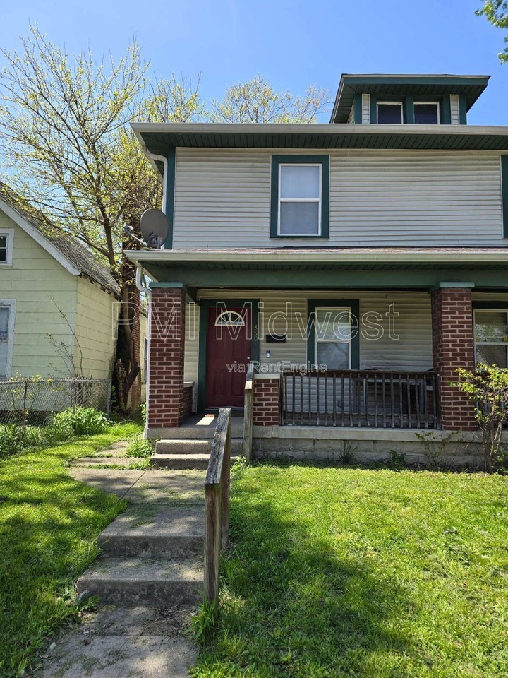 850 N Temple Ave