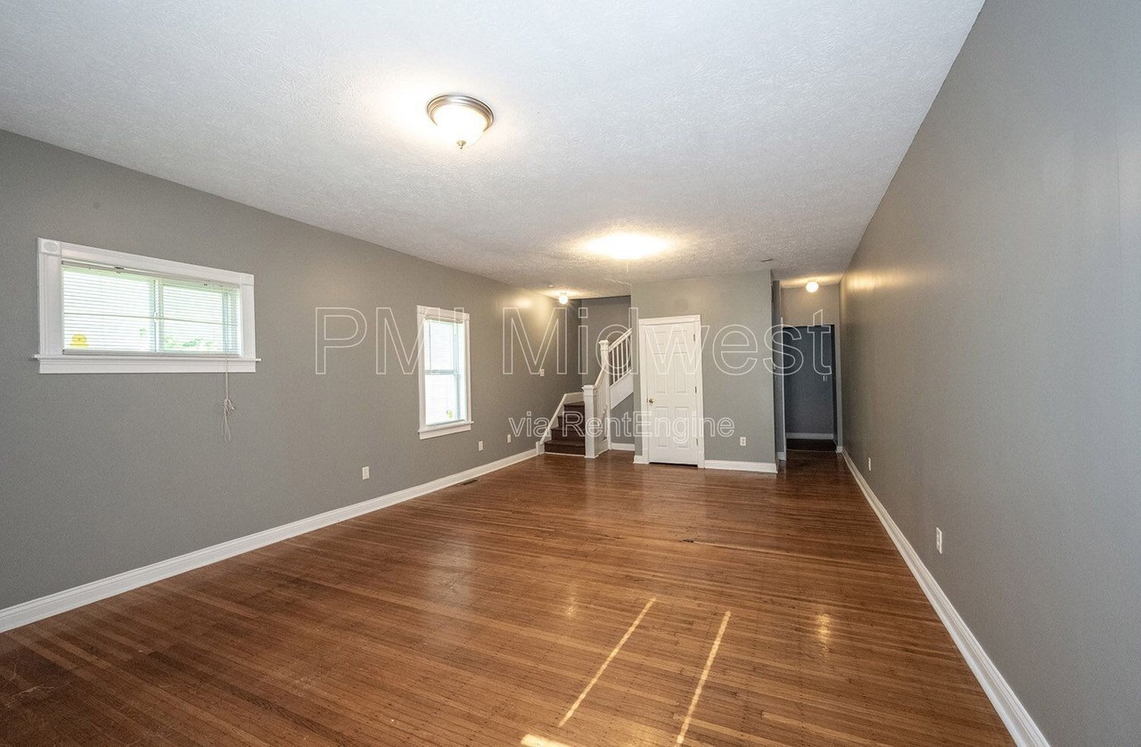 850 N Temple Ave - Photo 3 of 13