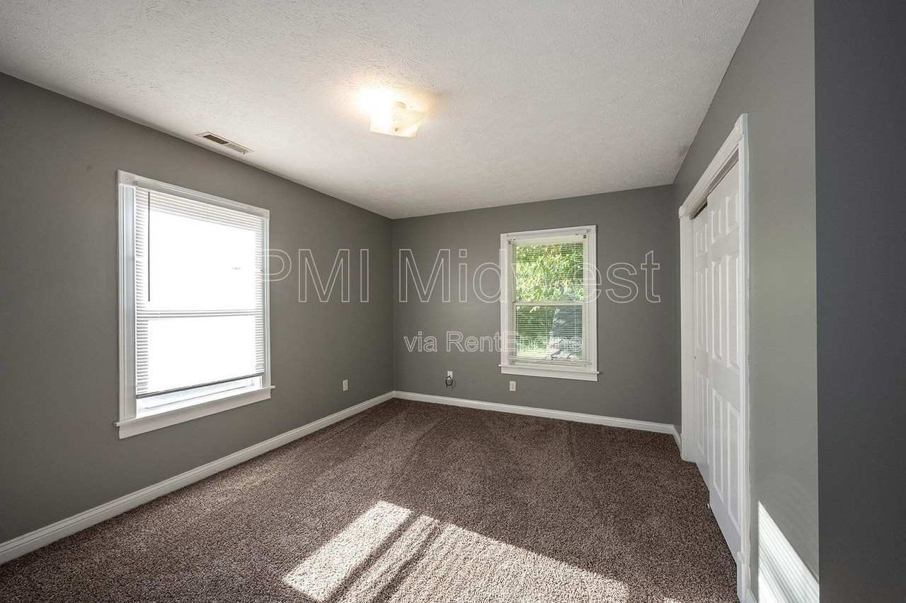 850 N Temple Ave - Photo 7 of 13