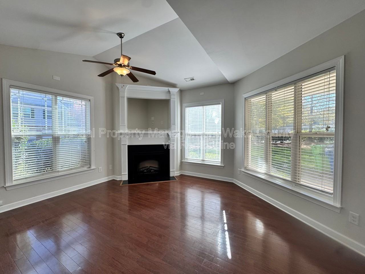 3501 Provost Street - Photo 5 of 34